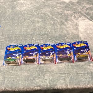 Hot wheels set of 5